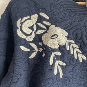Urban mood embroidered sweater 🤍 Dark blue with beautiful details ✨